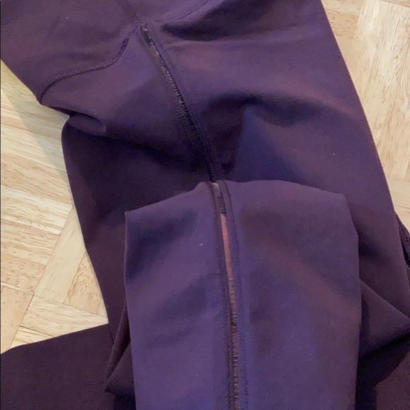 EUC Lululemon 7/8 Purple Leggings - Picture 7 of 7